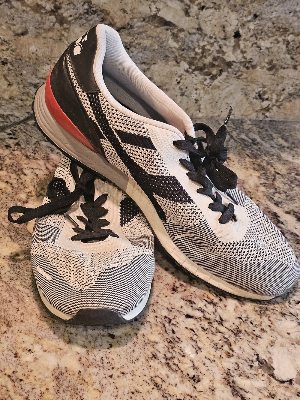 Diadora Men's Black, White & Red Knit Running Shoes